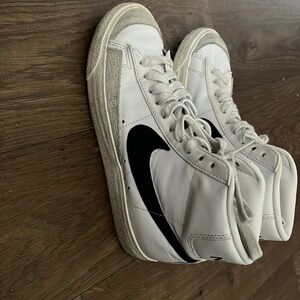 Nike Blazer Mid ‘77